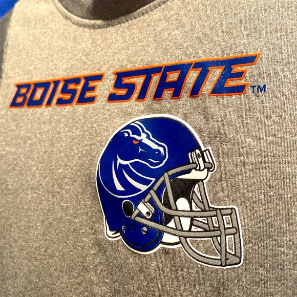 EUC LOT of 2x Boise State Broncos Short Sleeved Shirts Mom/Dad + Son/Daughter! - Picture 5 of 13